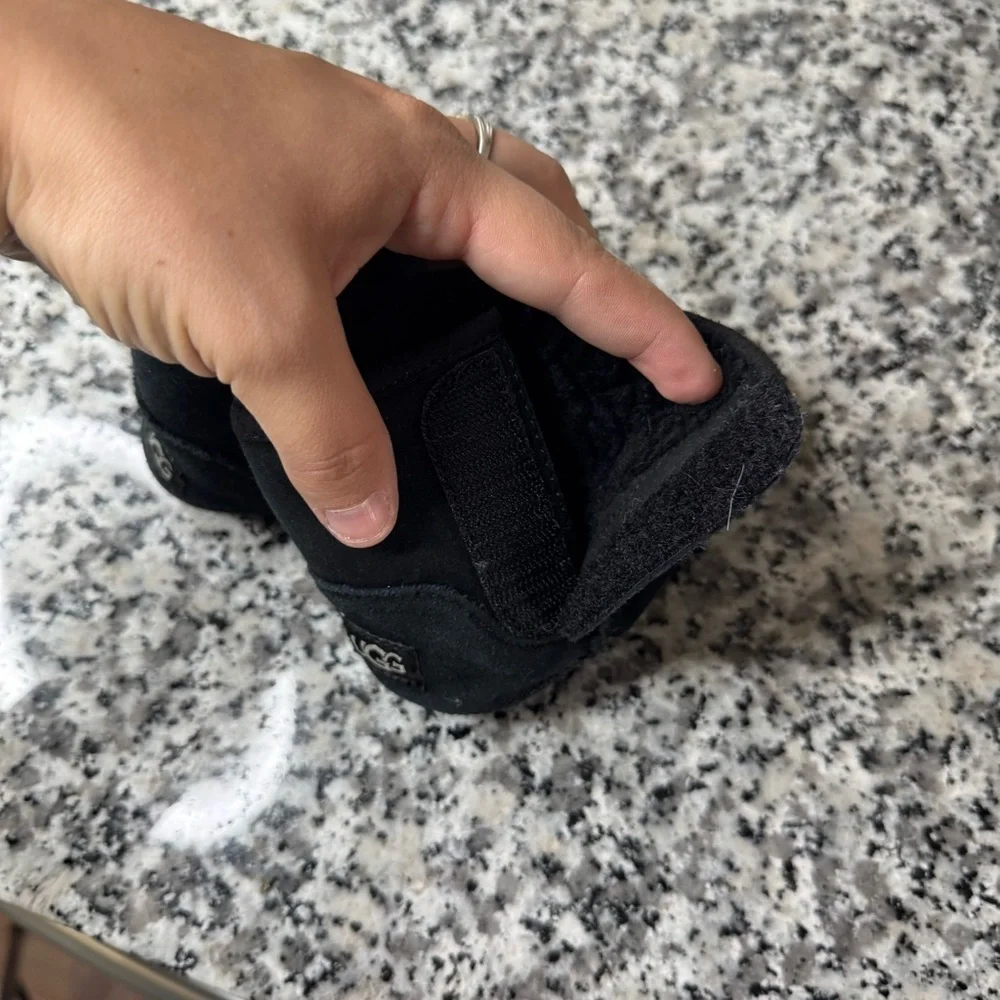 UGG Baby Classic boots in black suede Size 4/5 Baby